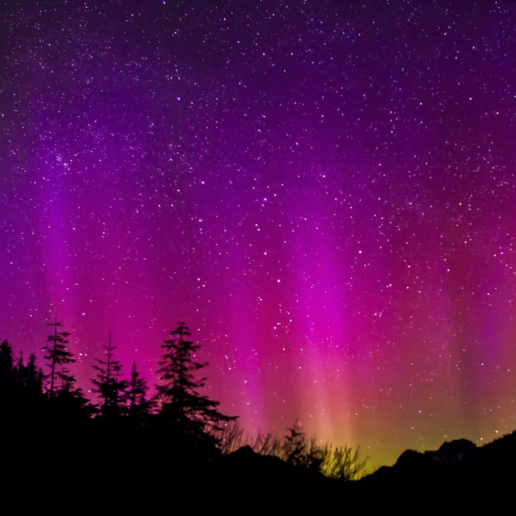 Purple Aurora Borealis Northern Lights Hiq Theme For Ps4 Buy Cheaper In Official Store Psprices Usa